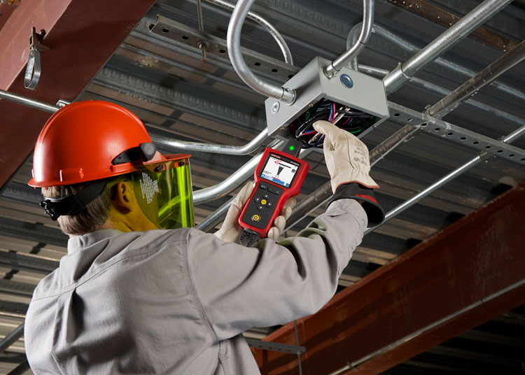 Amprobe-AT-7000_Trace-Wires-Inside